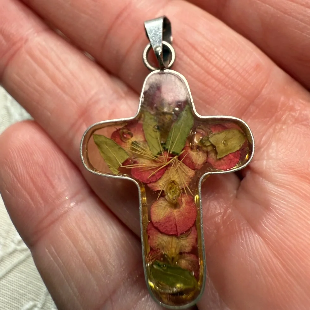 Floral Resin Cross Pendant Marked 925‎